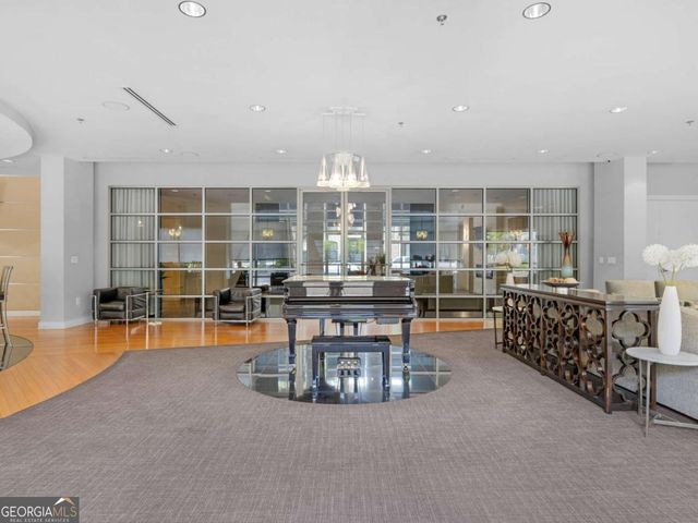 711 Cosmopolitan Drive NE 321, Atlanta, GA 30324