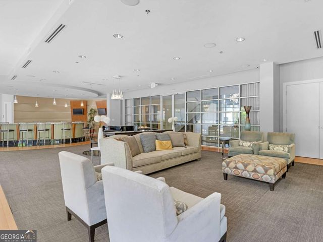 711 Cosmopolitan Drive NE 321, Atlanta, GA 30324
