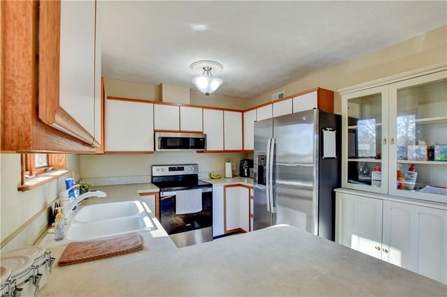 246 Hunts Neck RD, Poquoson, VA 23662