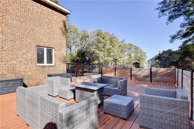 246 Hunts Neck RD, Poquoson, VA 23662