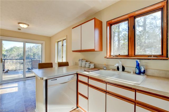 246 Hunts Neck RD, Poquoson, VA 23662