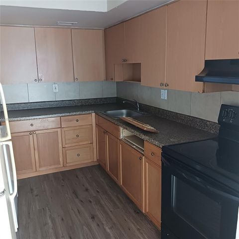 5906 NW 21st St 46-E, Lauderhill, FL 33313