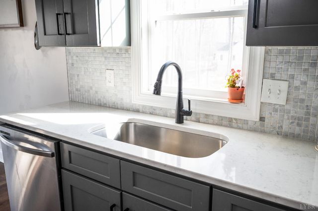 1324 Gladden Circle, Forest, VA 24551