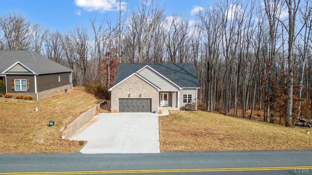 1324 Gladden Circle, Forest, VA 24551