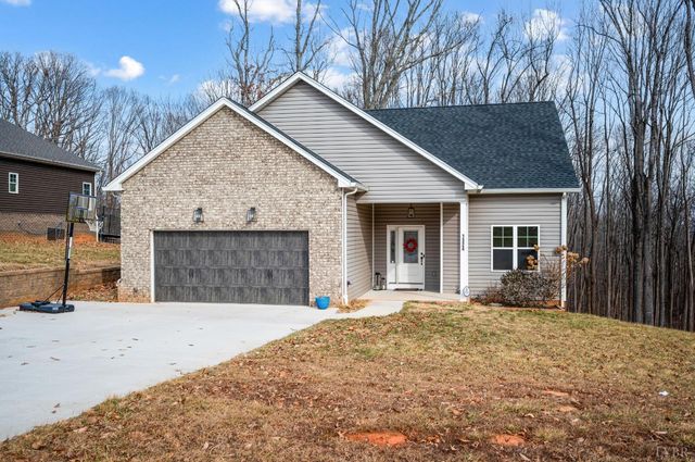 1324 Gladden Circle, Forest, VA 24551