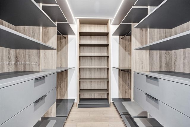 200 Sunrise Dr 200A, Key Biscayne, FL 33149