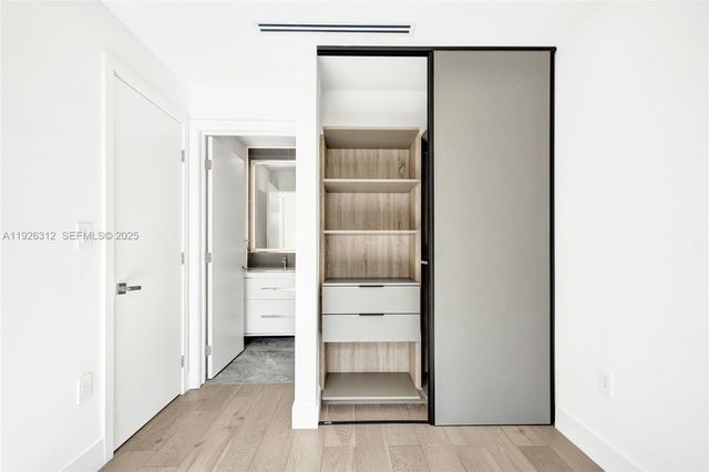 200 Sunrise Dr 200A, Key Biscayne, FL 33149