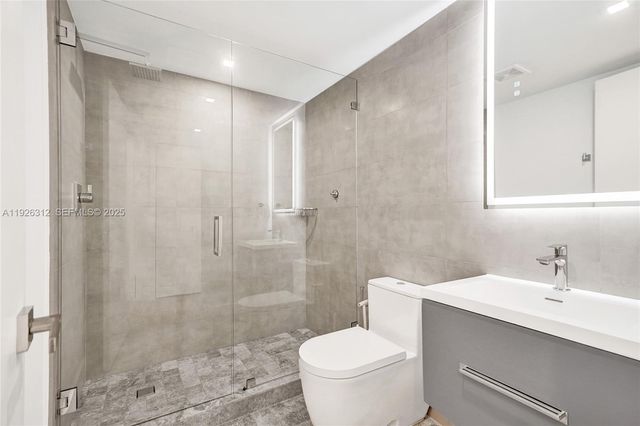 200 Sunrise Dr 200A, Key Biscayne, FL 33149