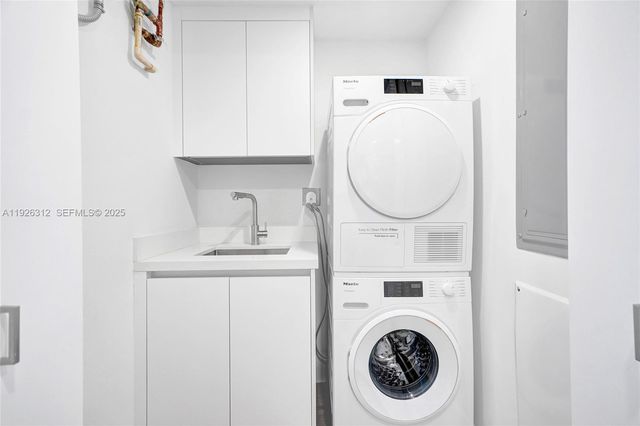 200 Sunrise Dr 200A, Key Biscayne, FL 33149