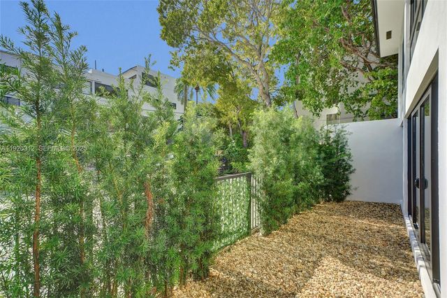 200 Sunrise Dr 200A, Key Biscayne, FL 33149