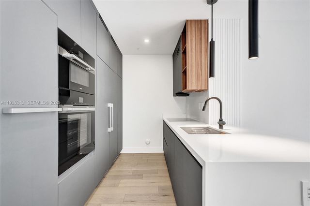 200 Sunrise Dr 200A, Key Biscayne, FL 33149