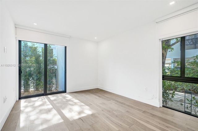 200 Sunrise Dr 200A, Key Biscayne, FL 33149