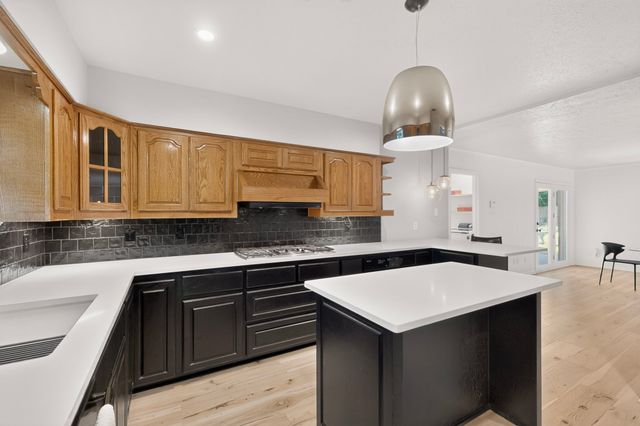1702 Surrey Circle, Grand Prairie, TX 75050