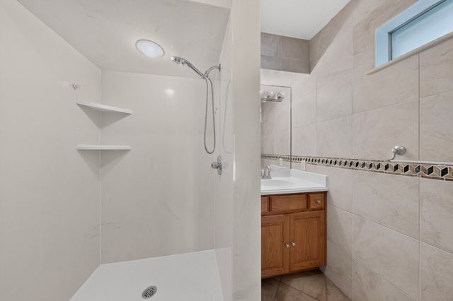1702 Surrey Circle, Grand Prairie, TX 75050