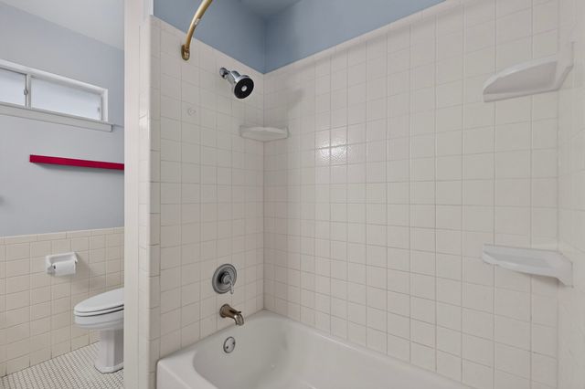 1702 Surrey Circle, Grand Prairie, TX 75050