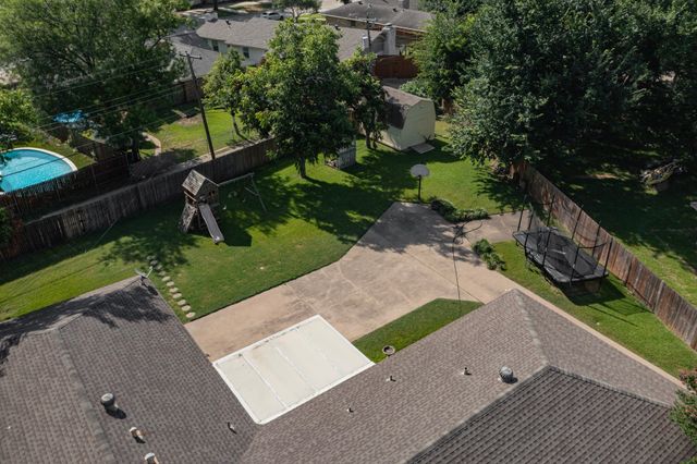 1702 Surrey Circle, Grand Prairie, TX 75050