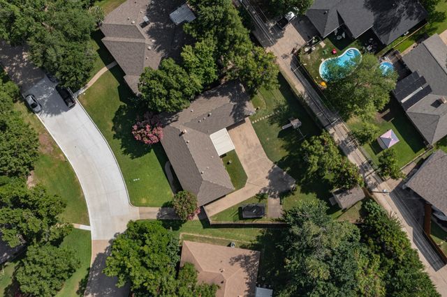 1702 Surrey Circle, Grand Prairie, TX 75050