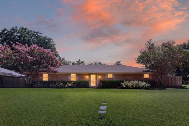 1702 Surrey Circle, Grand Prairie, TX 75050