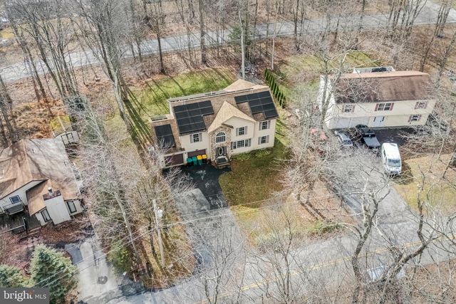 2127 WARWICK CIR, Tobyhanna, PA 18466