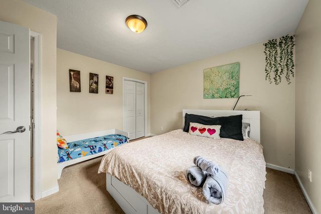 2127 WARWICK CIR, Tobyhanna, PA 18466