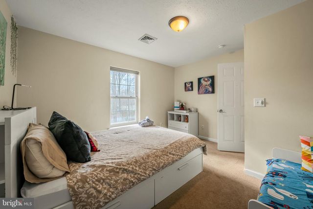 2127 WARWICK CIR, Tobyhanna, PA 18466