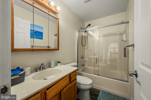 2127 WARWICK CIR, Tobyhanna, PA 18466