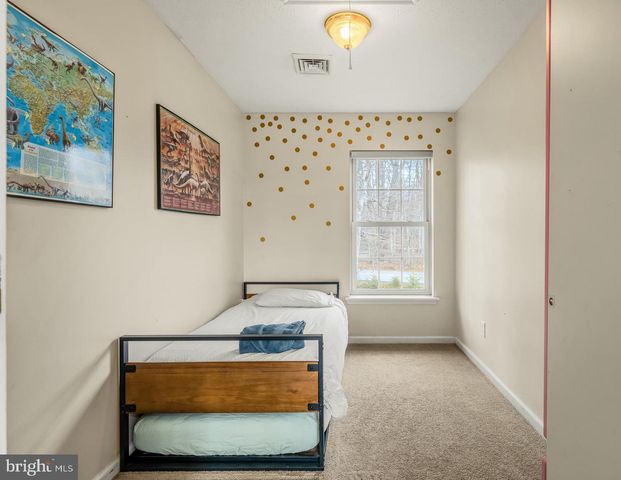 2127 WARWICK CIR, Tobyhanna, PA 18466