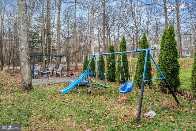 2127 WARWICK CIR, Tobyhanna, PA 18466