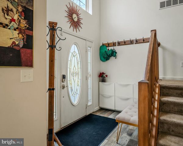 2127 WARWICK CIR, Tobyhanna, PA 18466