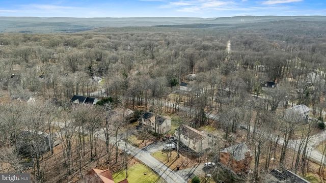 2127 WARWICK CIR, Tobyhanna, PA 18466