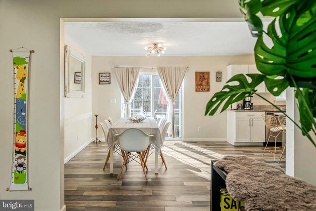 2127 WARWICK CIR, Tobyhanna, PA 18466