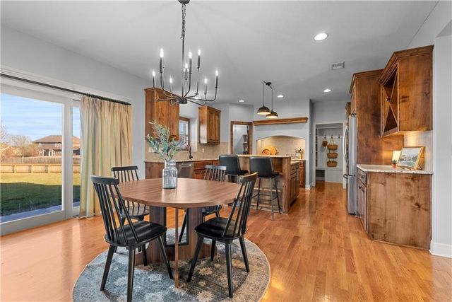 503 NE Legacy Wood Circle, Lee's Summit, MO 64086