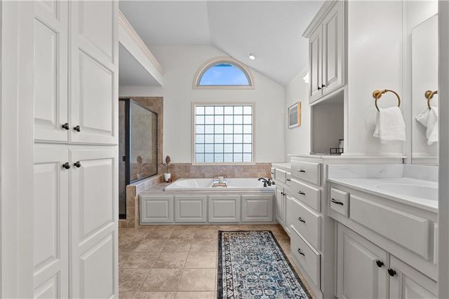 503 NE Legacy Wood Circle, Lee's Summit, MO 64086