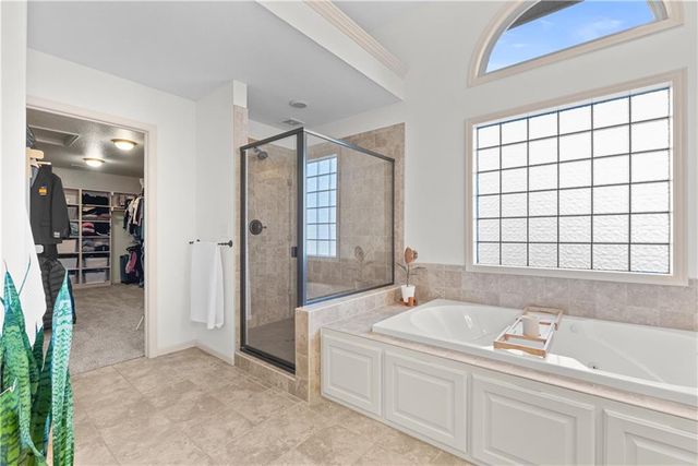 503 NE Legacy Wood Circle, Lee's Summit, MO 64086