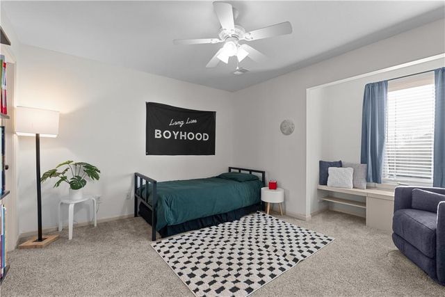 503 NE Legacy Wood Circle, Lee's Summit, MO 64086