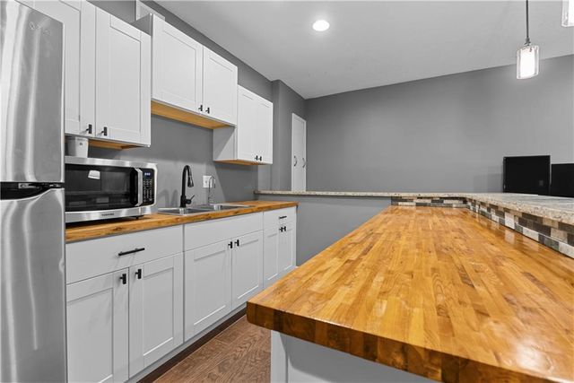 503 NE Legacy Wood Circle, Lee's Summit, MO 64086