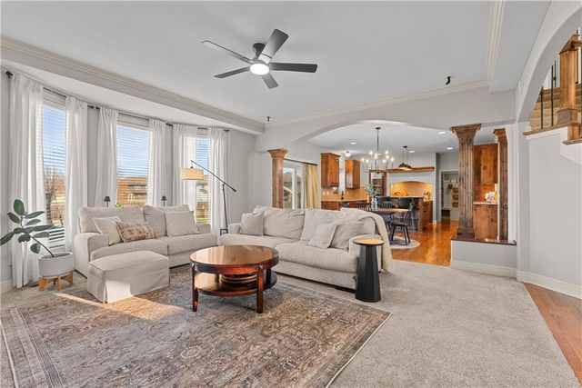 503 NE Legacy Wood Circle, Lee's Summit, MO 64086