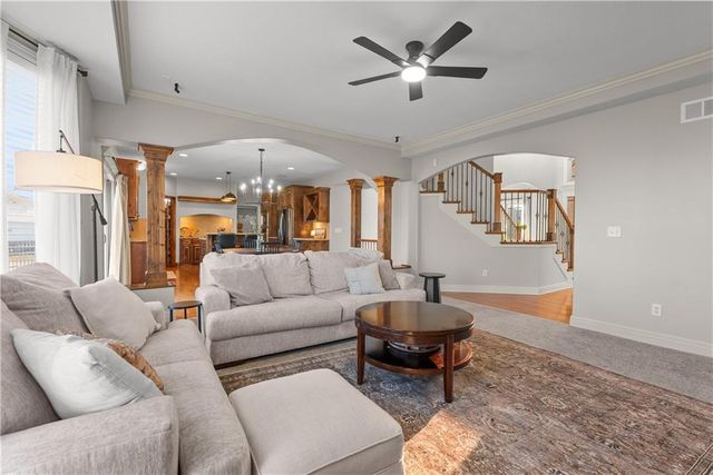 503 NE Legacy Wood Circle, Lee's Summit, MO 64086