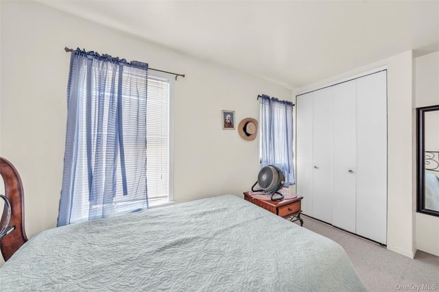 290 Lowndes Avenue C, Huntington Station, NY 11746