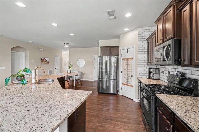 289 Laurelcrest Lane, Dallas, GA 30132