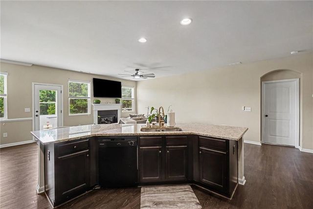 289 Laurelcrest Lane, Dallas, GA 30132