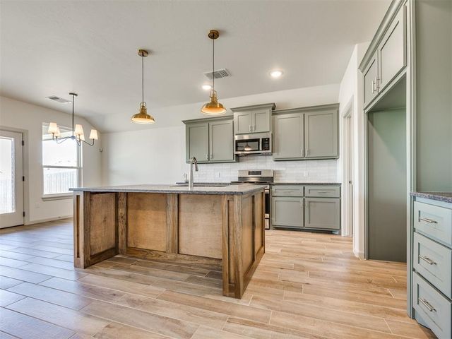 8313 NW 162nd Street, Edmond, OK 73013