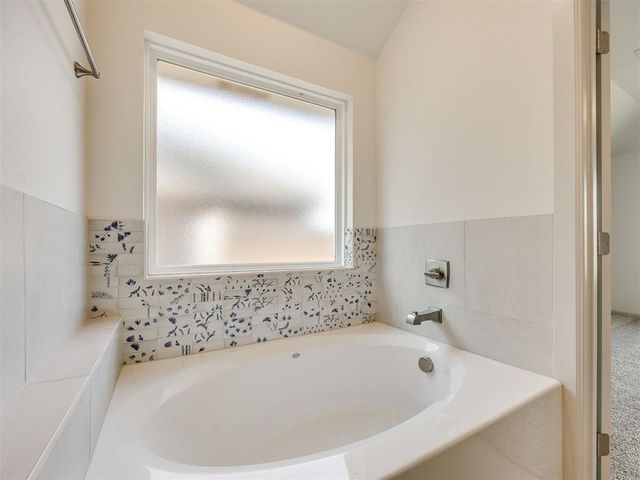 8313 NW 162nd Street, Edmond, OK 73013