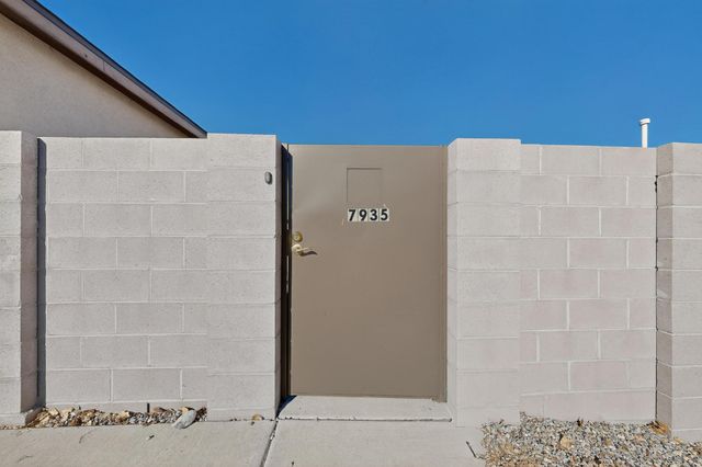 7935 Burkett Avenue NW, Albuquerque, NM 87120