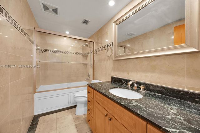 100 Edgewater Dr 207, Coral Gables, FL 33133