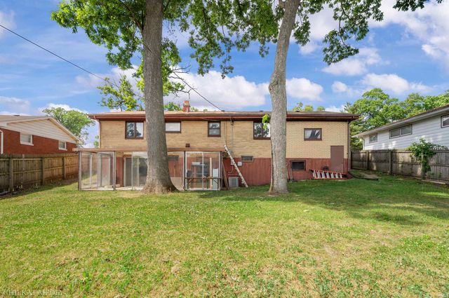 3718 Surrey Lane, South Bend, IN 46628