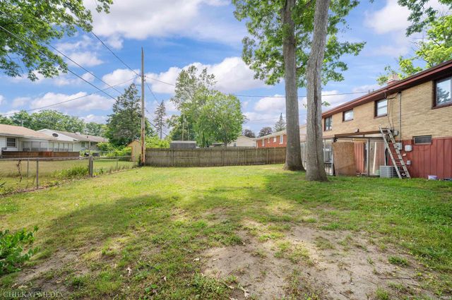 3718 Surrey Lane, South Bend, IN 46628