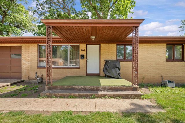 3718 Surrey Lane, South Bend, IN 46628