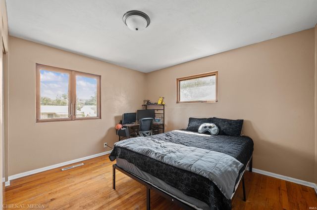 3718 Surrey Lane, South Bend, IN 46628