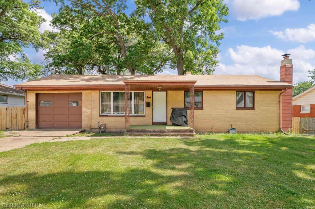3718 Surrey Lane, South Bend, IN 46628